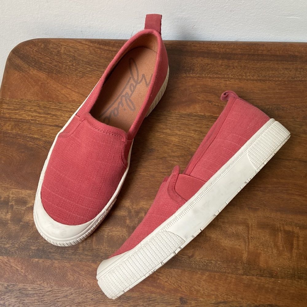 Zodiac Ciara Slip-On Sneaker